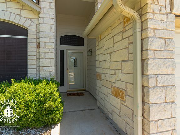 4th image of 4809 Golden Gate Dr