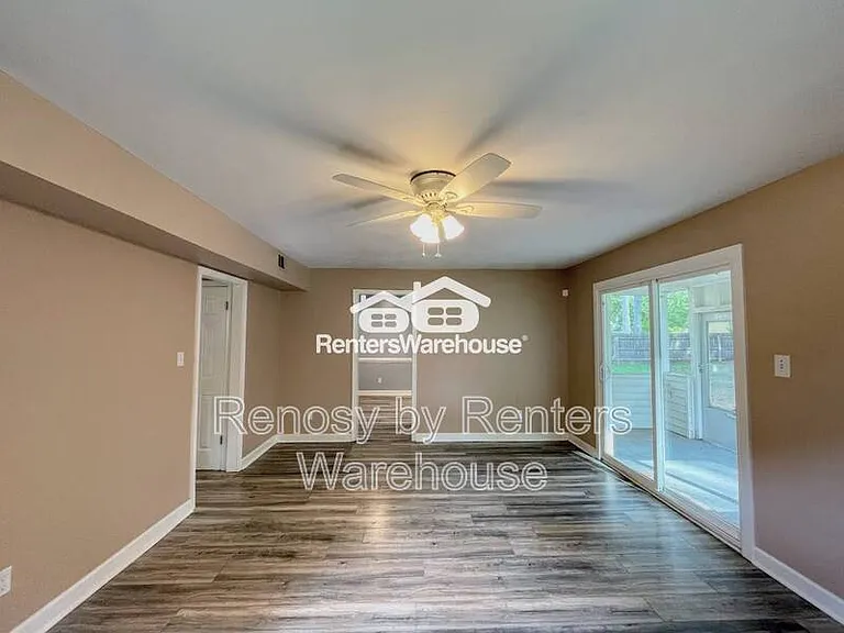 5736 Avalon Woods Dr — Photo 8