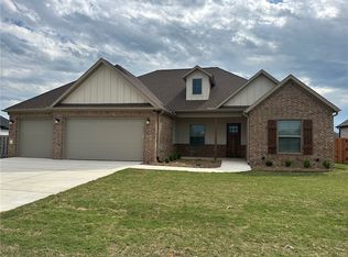 7899 Via Roma Ave, Springdale, AR 72762