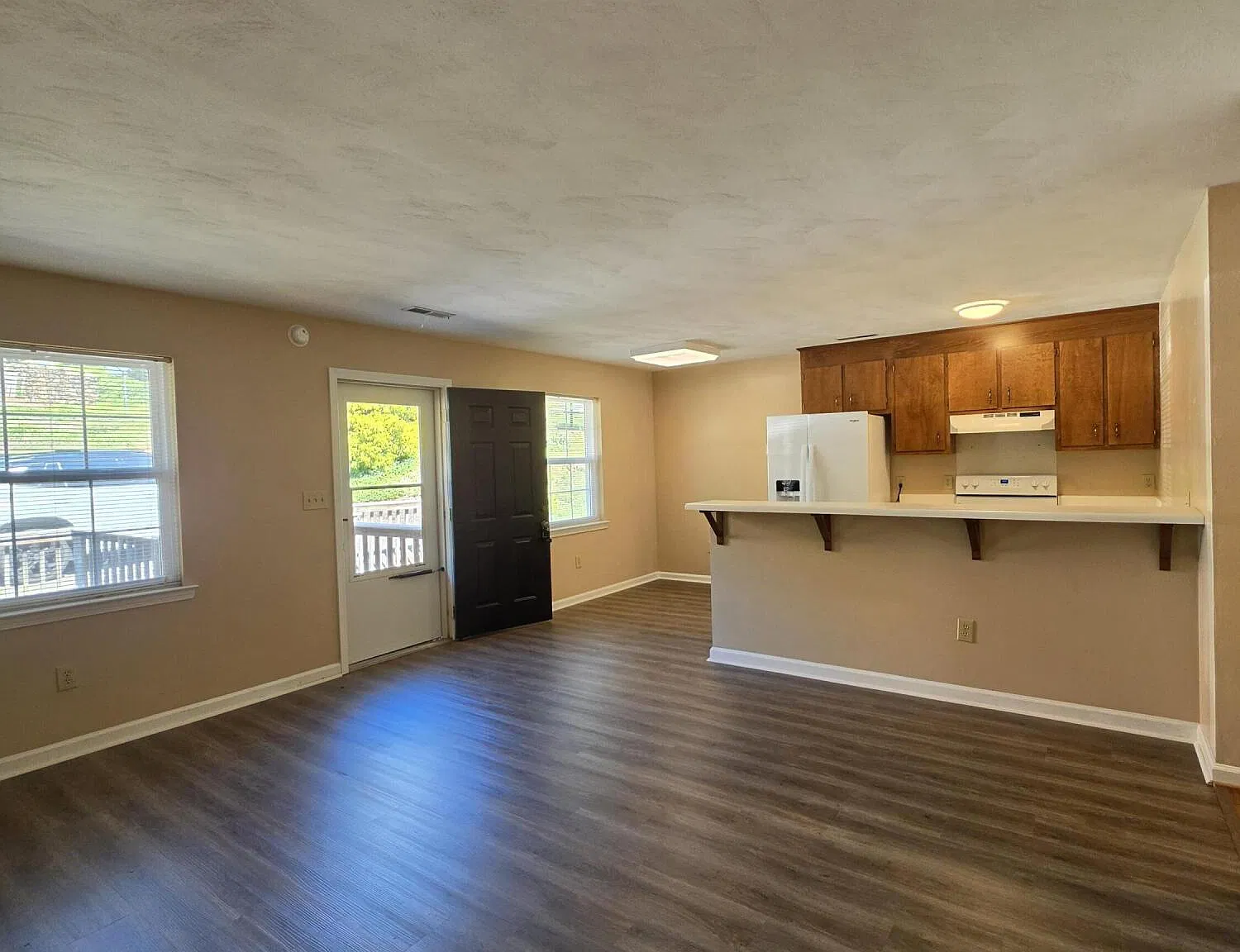 2 bed, 1.0 bath, 900 sqft, $1,295 — Photo 4
