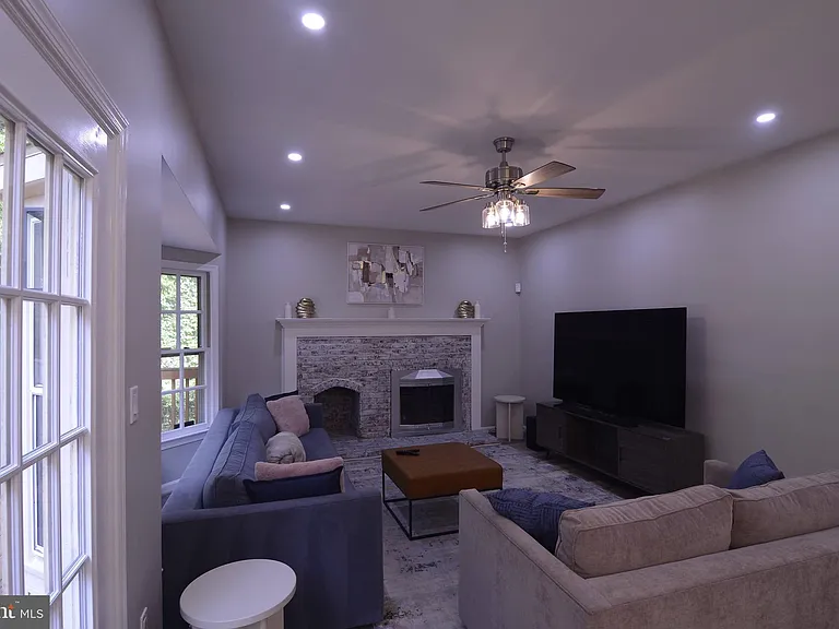 4904 Forest Creek Ct — Photo 13