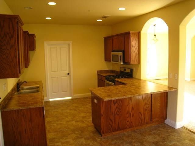 2nd image of 3305 Piper Way
