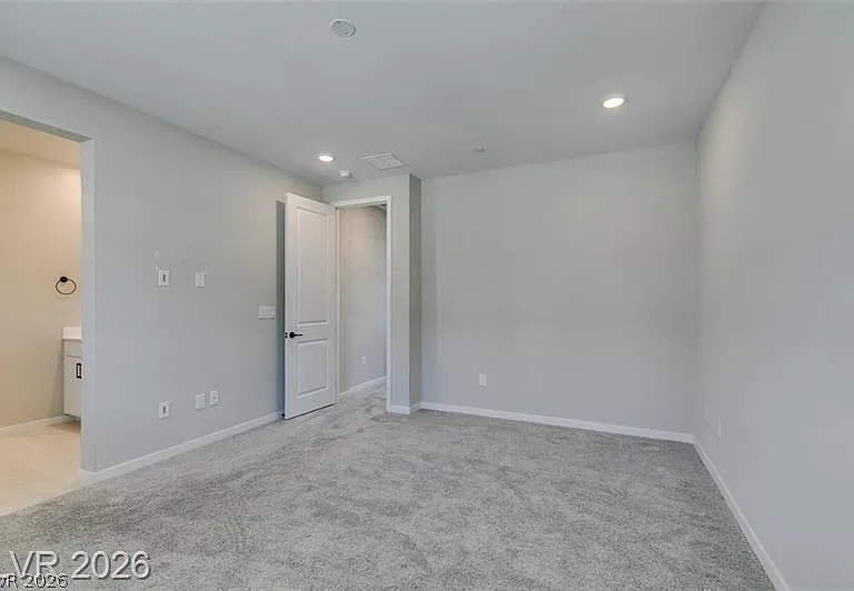 109 Medianoche St — Photo 40