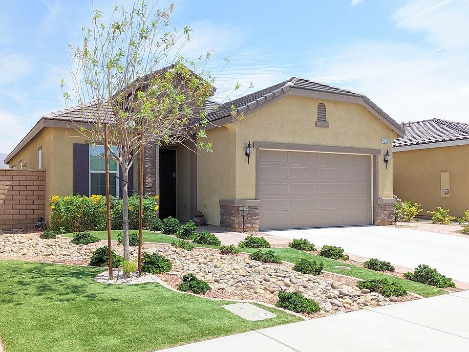 1st image of 43560 Adria Dr