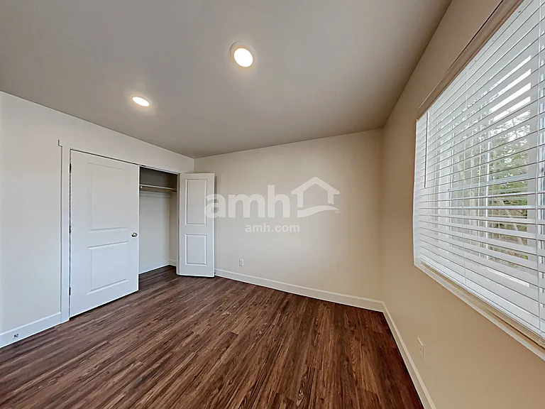 4252 177th St E — Photo 18