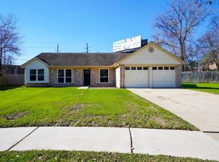 13627 White Cliff Dr, Houston, TX 77065