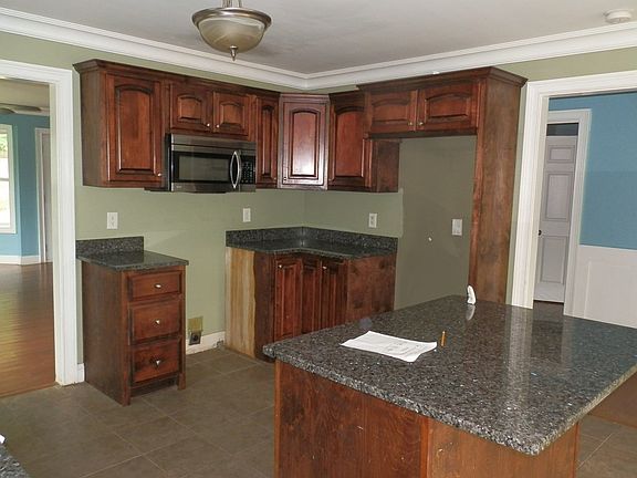 2nd image of 1383 Hill City Rd NW