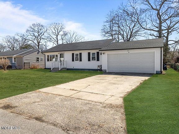 2nd image of 213 Chestnut Drive