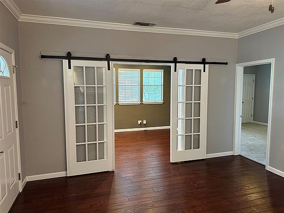 4th image of 1304 Dorothy Ln