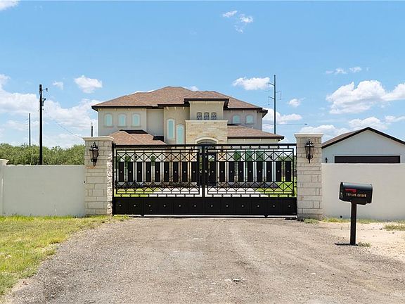3rd image of 702 Los Ejidos St