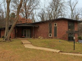 14 Sunswept Dr, Saint Louis, MO