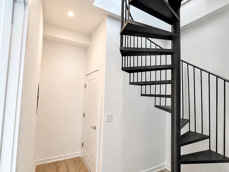 2425 20th St NE #20A — Photo 3