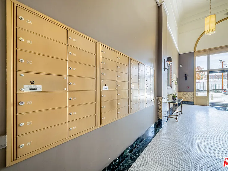 257 S Spring St #2B — Photo 12