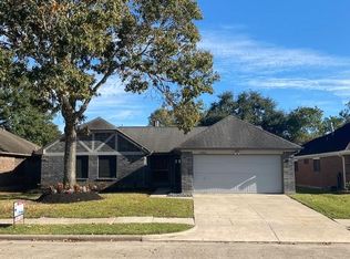 15815 Cambridge View Dr, Friendswood, TX 77546