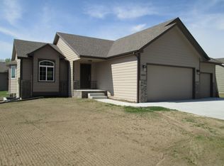 4800 Plumthicket Dr, Manhattan, KS 66503