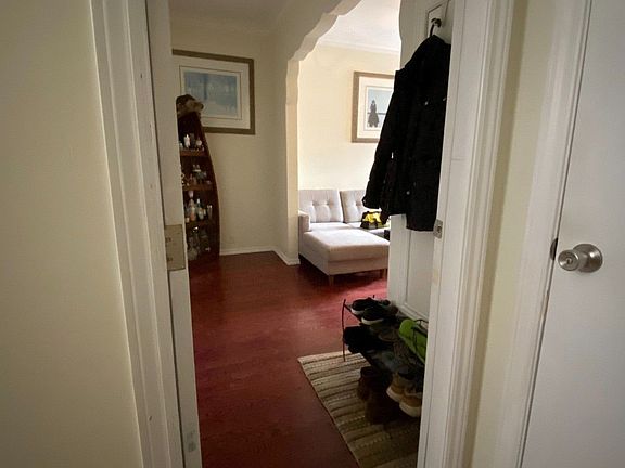 4th image of 65 Stafford St