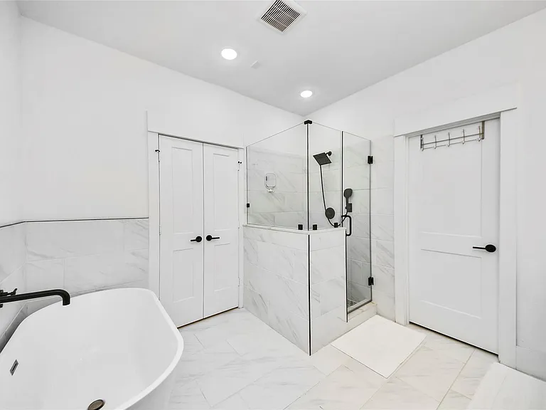 1837 Flowing Springs Trl — Photo 32