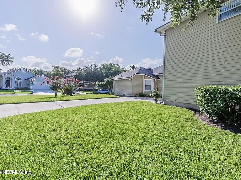 2891 Saint Maarten Ct — Photo 44