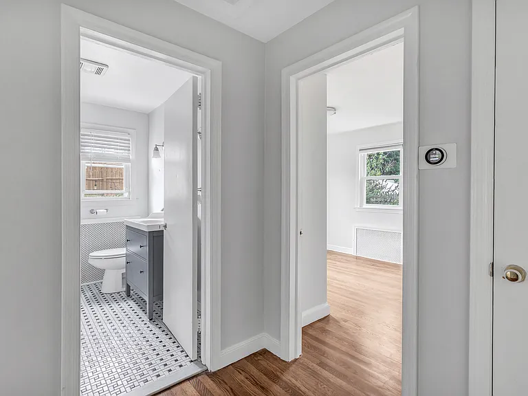 215 Bennett St — Photo 23
