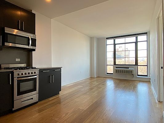 1st image of 180 Nassau St APT 8D