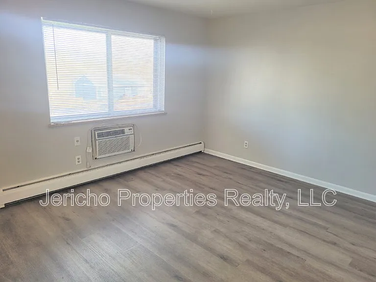 7300 W 20th Ave — Photo 4
