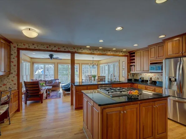 409 Bryce Canyon Circle, Madison, WI 53705