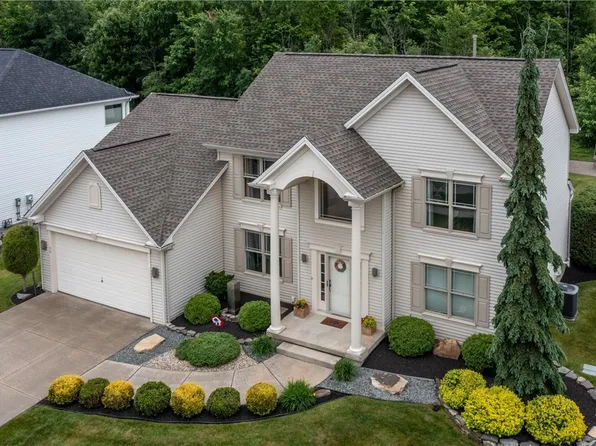 39 Chicory Ln, Lancaster, NY 14086