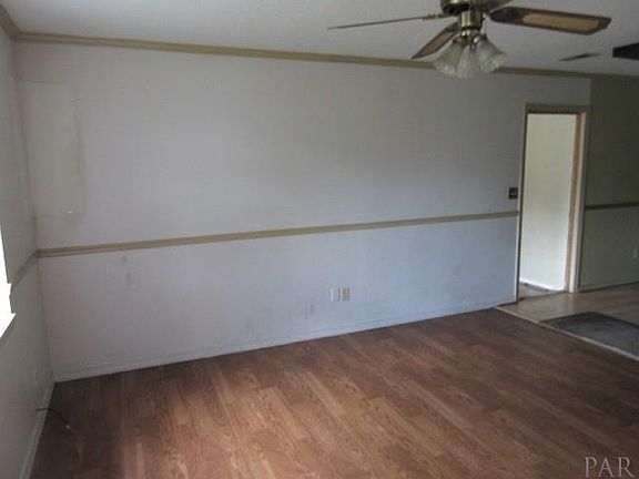 3rd image of 8628 Kingfisher Ln