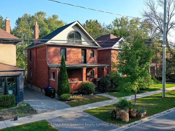 143 4th St W, Collingwood, ON L9Y 1R6