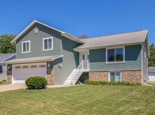 104 Kleopfer Ave, Riverside, IA 52327