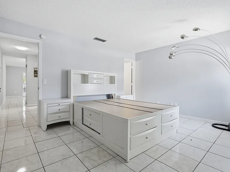 3801 N Oak Dr #A72 — Photo 23