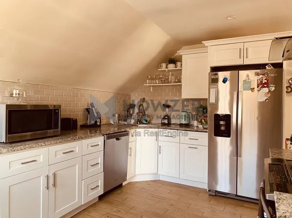 322 Broad St APT 2, Bridgewater, MA 02324