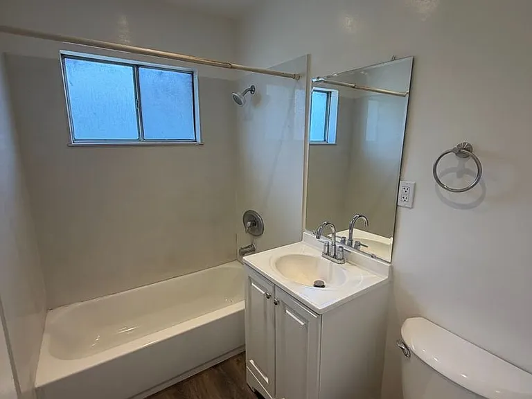 4340 Walnut — Photo 7