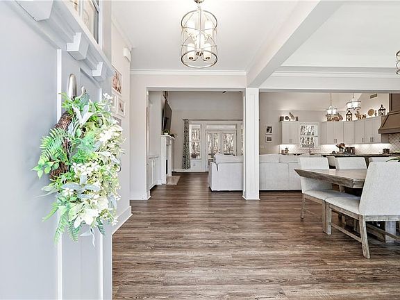 3rd image of 7635 Chestnut Hill Rd