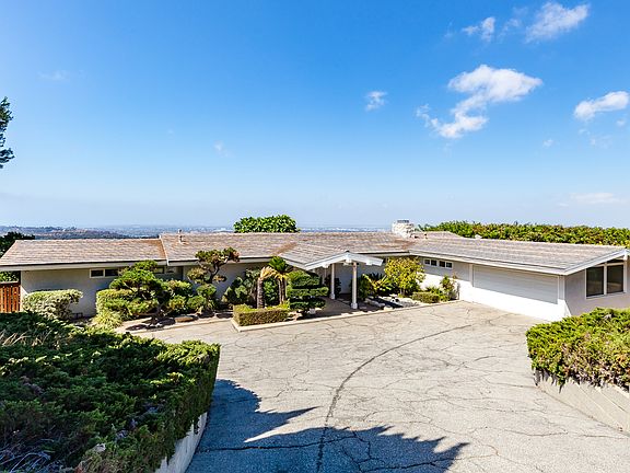 2nd image of 67 Headland Dr