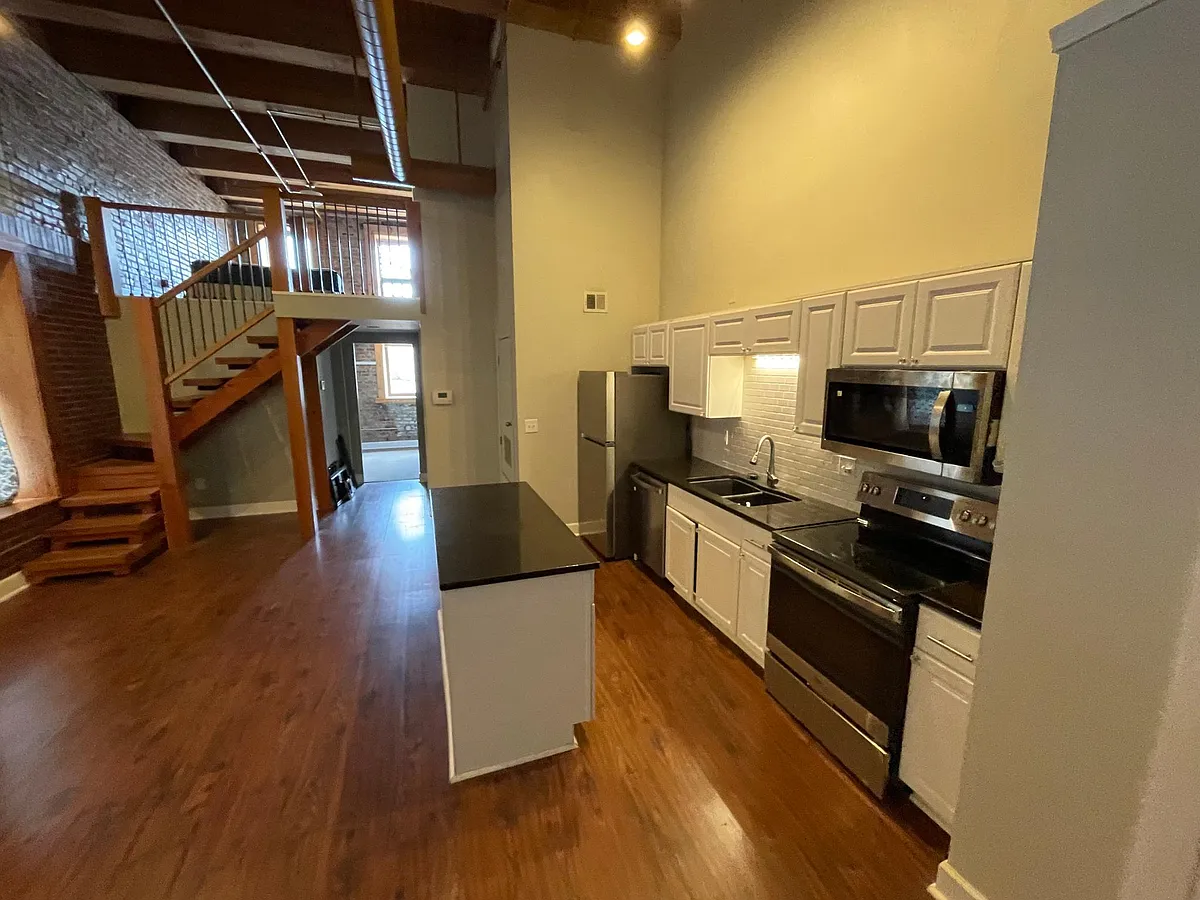 Building Photo - 509 Delaware St #105