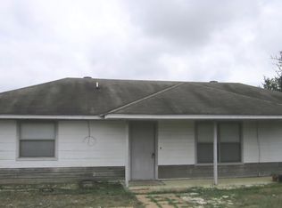 915 Wagon Creek Rd, Bandera, TX 78003