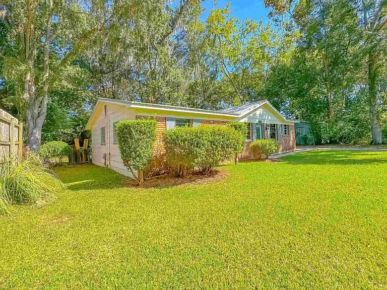 2034 Harriet Dr — Photo 39