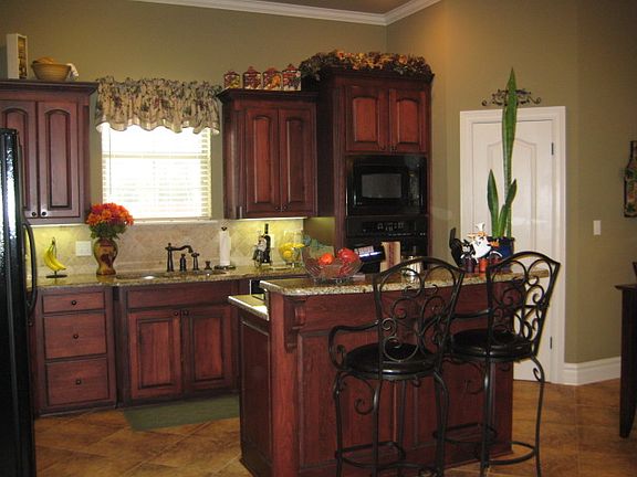 Kitchen w/granite