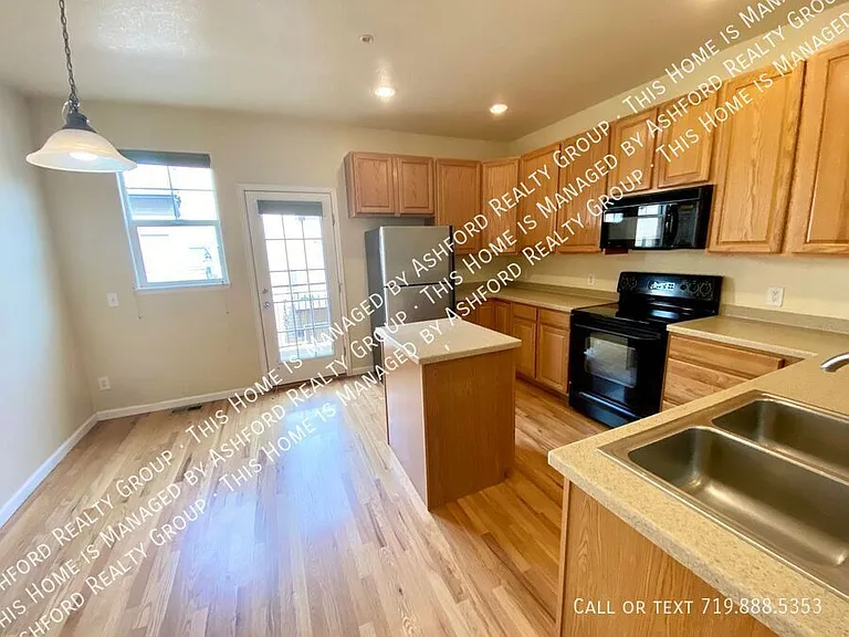 837 S Weber St — Photo 5