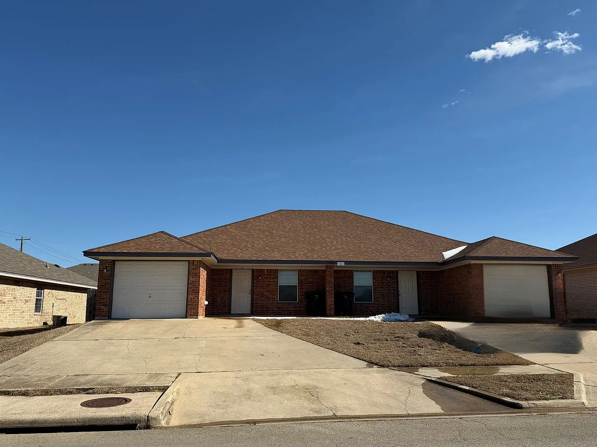 Building Photo - 3802 Pecos Ct