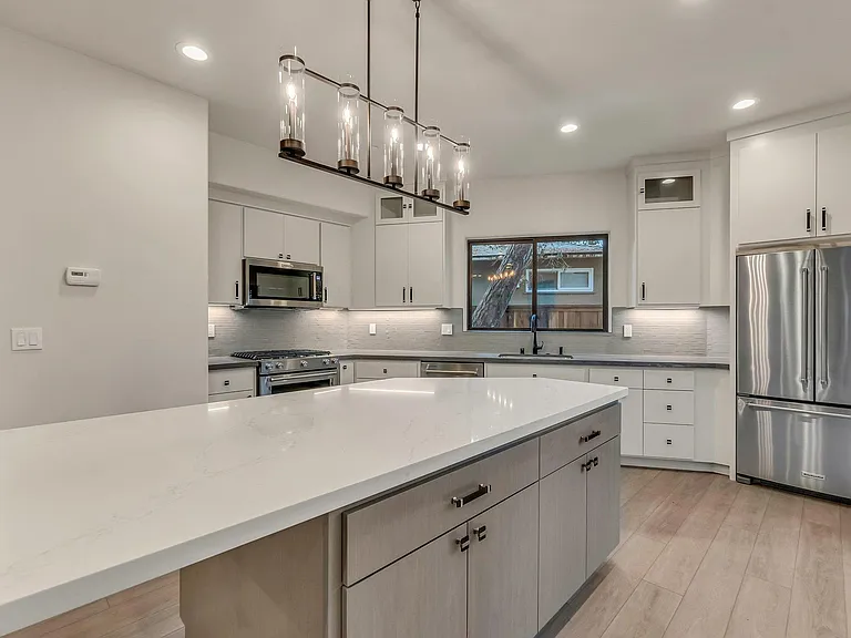 1229 Lincoln Ave #101 — Photo 1