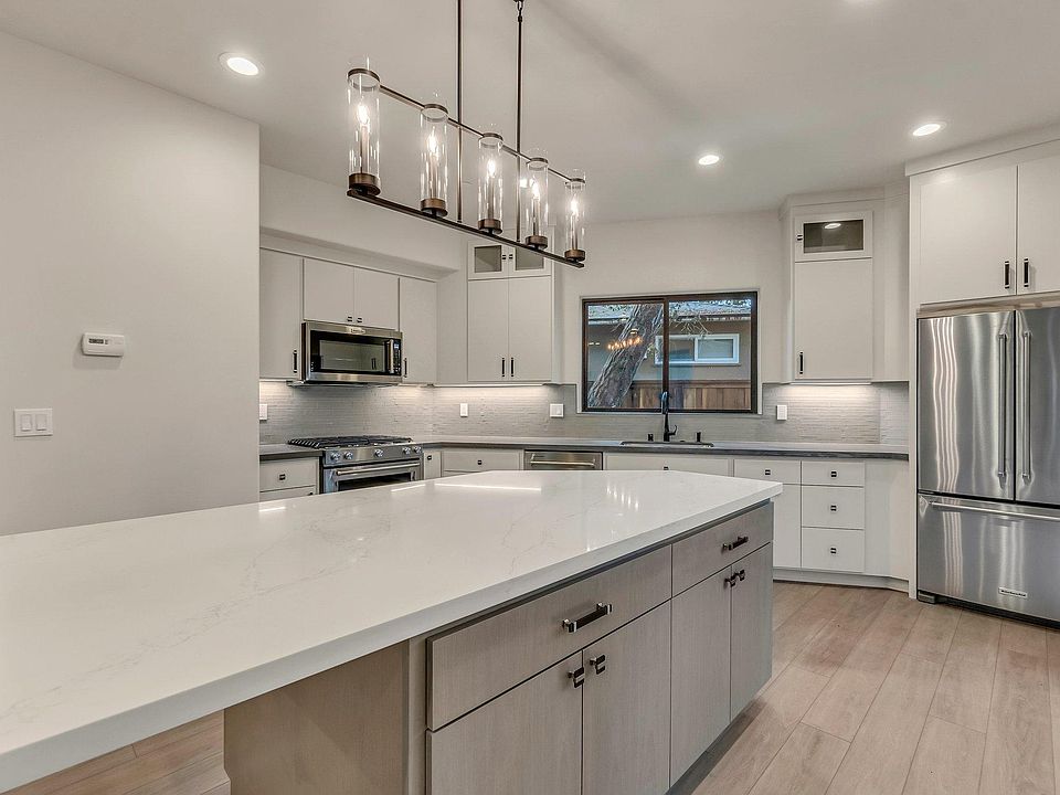 1st image of 1229 Lincoln Ave #101