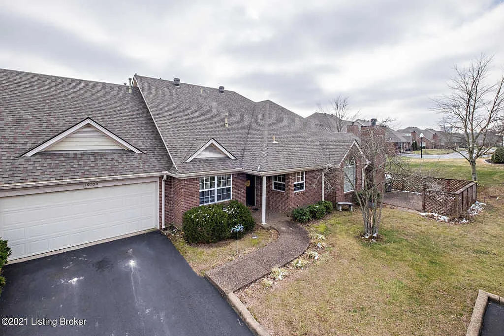 10100 Leaning Tree Ct photo 1