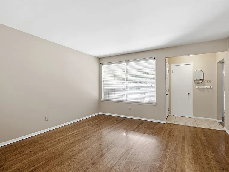 1403 Provincetown Ln — Photo 9