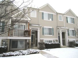 110 Enclave Cir UNIT B, Bolingbrook, IL 60440