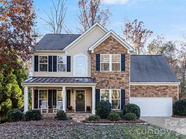 447 Leaf Arbor Ct, Clover, SC 29710