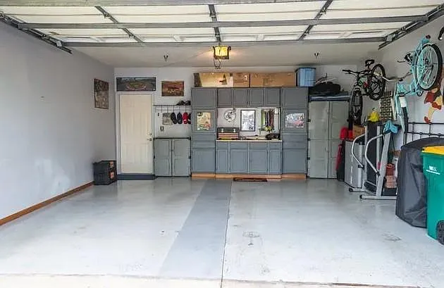 Unit Photo - 2820 55th Ave