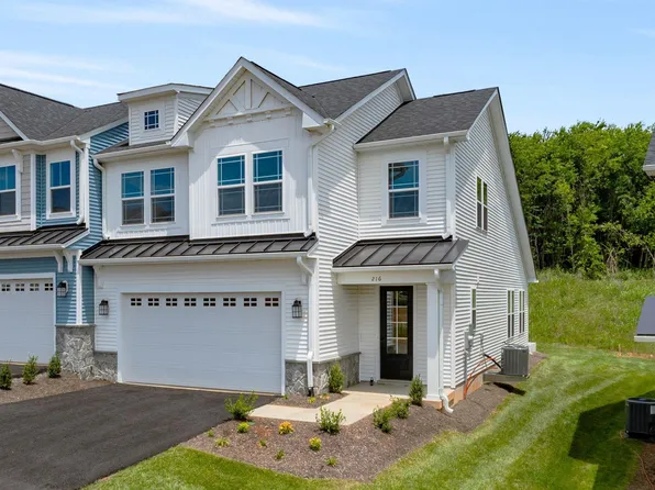 216 Ridgeline Dr, Waynesboro, VA 22980