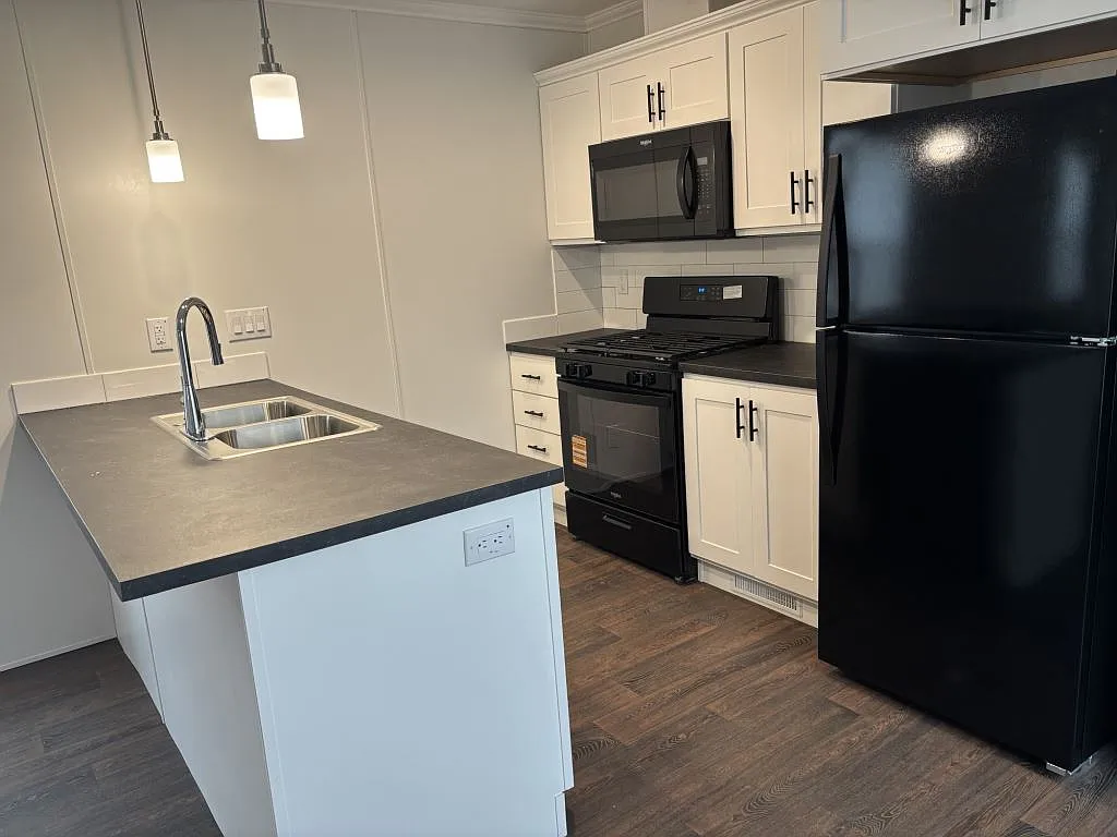 3 bed, 2.0 bath, 1216 sqft, $1,850 — Photo 1